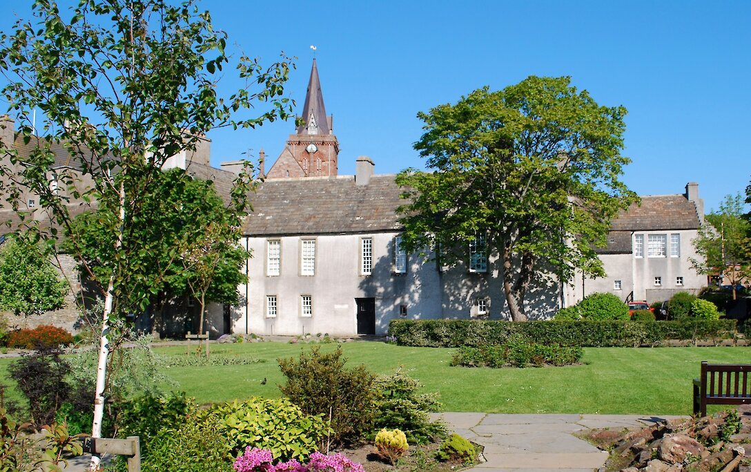Tankerness House gardens
